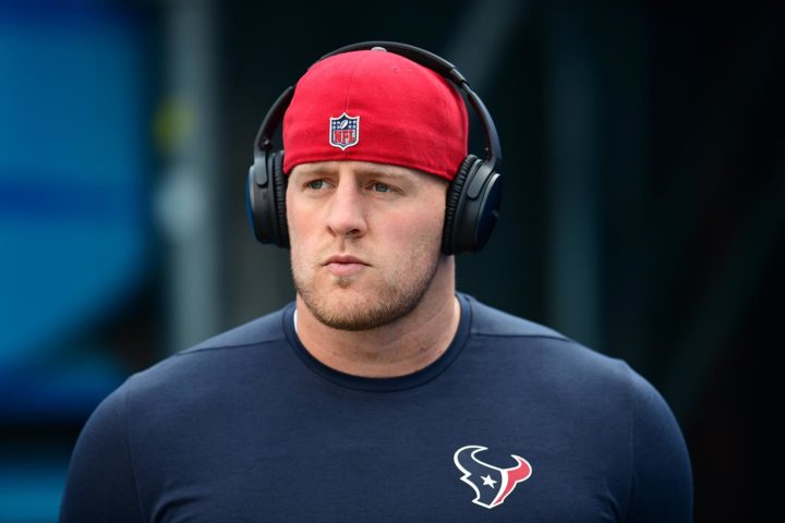 J.J. Watt assigned required writing for UW commencement